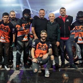 58733048_